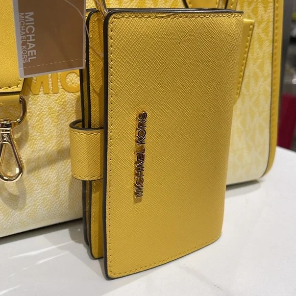 Michael Medium Crossgrain Leather Bifold Wallet
Daisy Yellow 
NWT - Picture 2 of 16